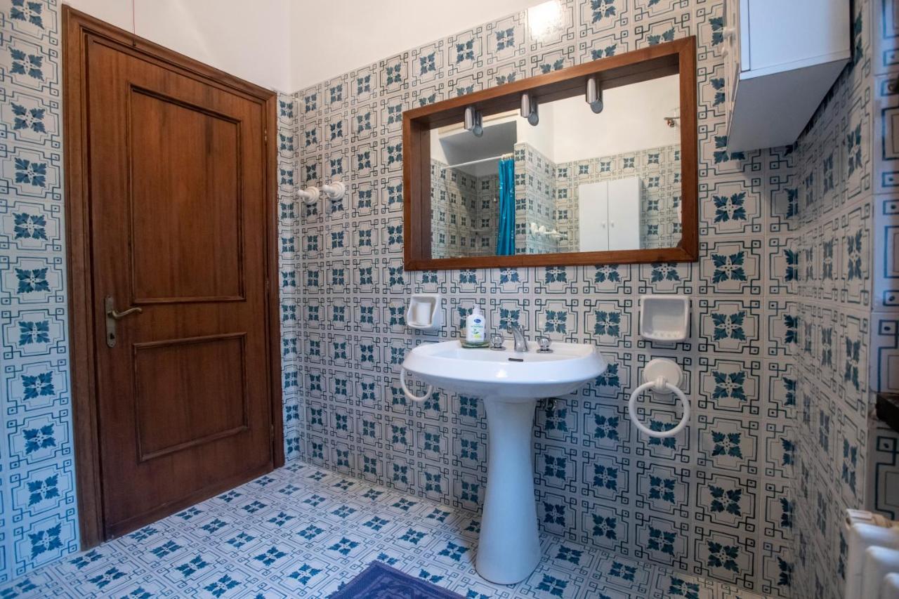 080 - La Villa Storica Il Vigneto 45B, Terrazza Sul Mare - Parcheggio Privato Gratis モネーリア エクステリア 写真