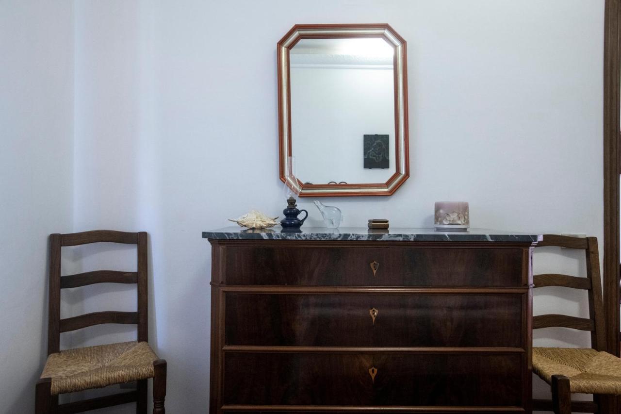 080 - La Villa Storica Il Vigneto 45B, Terrazza Sul Mare - Parcheggio Privato Gratis モネーリア エクステリア 写真