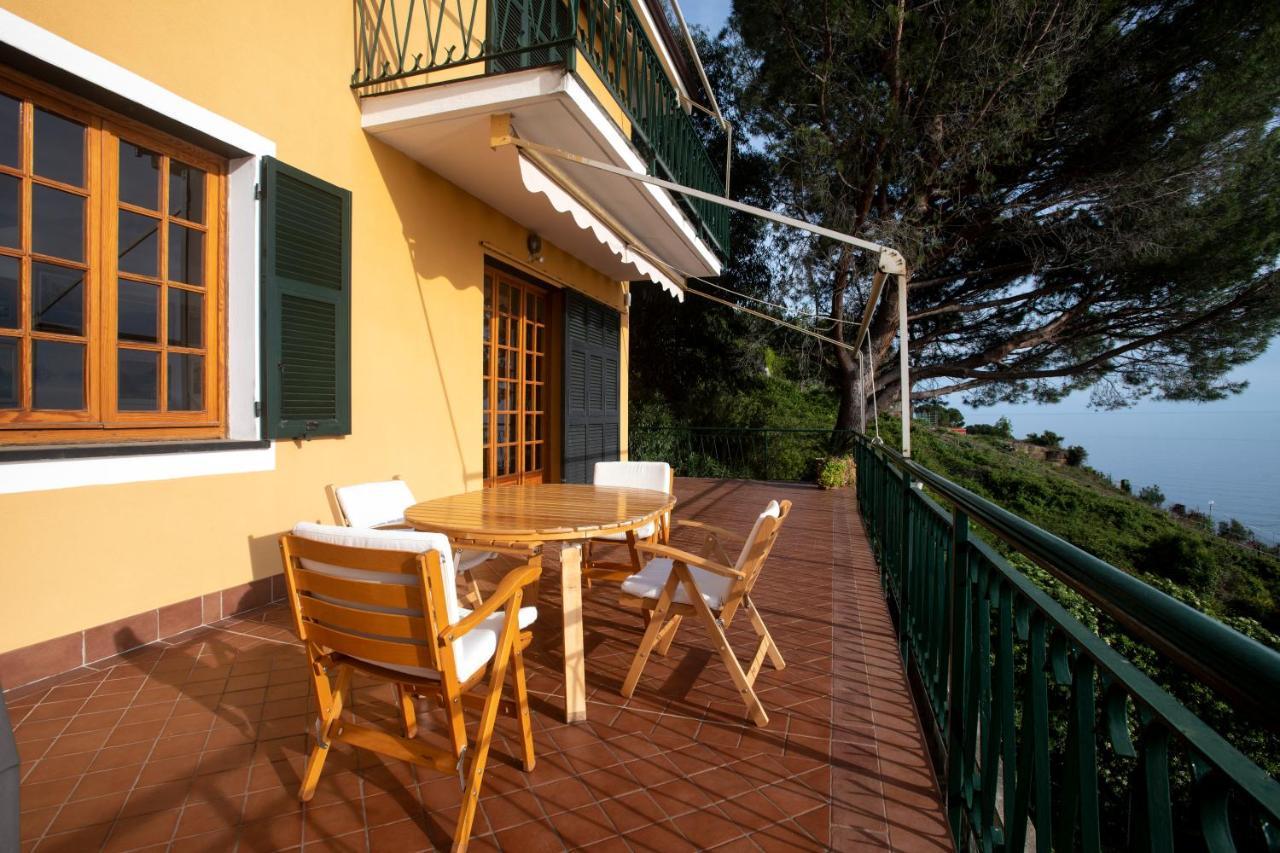 080 - La Villa Storica Il Vigneto 45B, Terrazza Sul Mare - Parcheggio Privato Gratis モネーリア エクステリア 写真
