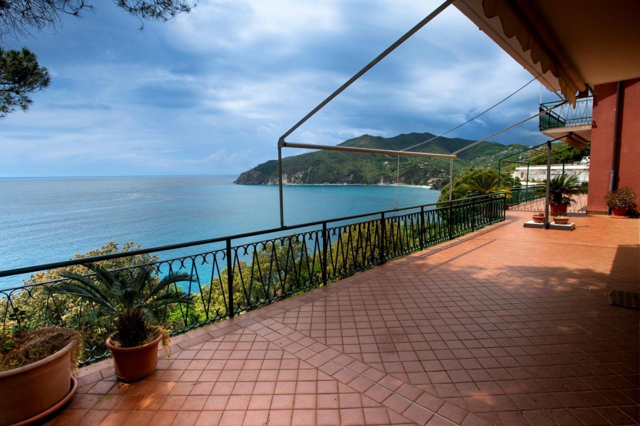 080 - La Villa Storica Il Vigneto 45B, Terrazza Sul Mare - Parcheggio Privato Gratis モネーリア エクステリア 写真