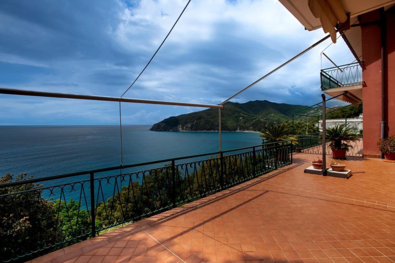 080 - La Villa Storica Il Vigneto 45B, Terrazza Sul Mare - Parcheggio Privato Gratis モネーリア エクステリア 写真